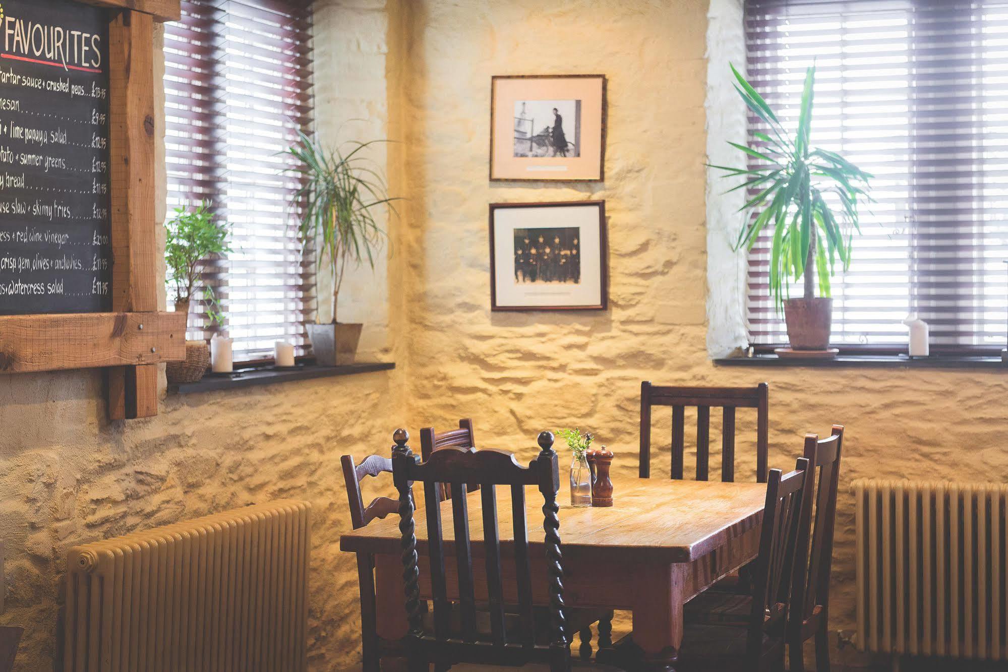 Rose & Crown Hotel Yealmpton Exterior foto